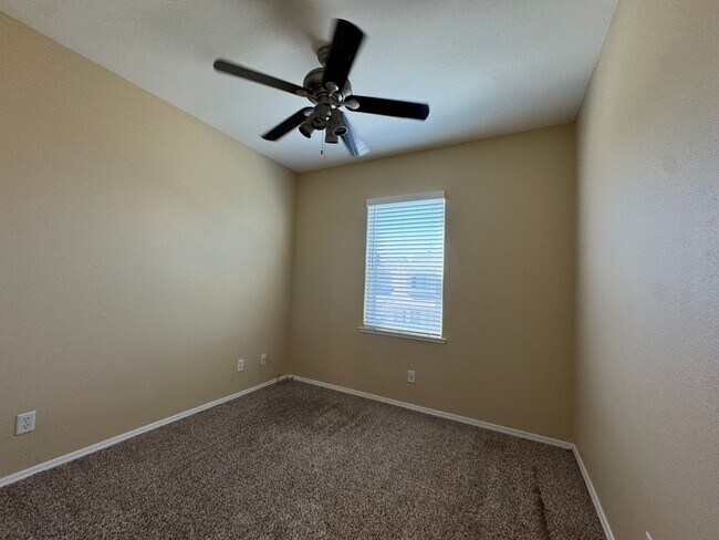 Building Photo - 747 W Siena Ln
