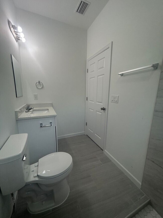 Building Photo - Brand-New Modern 2BR/2BA Home with Garage – Desirable Lake Placid Location