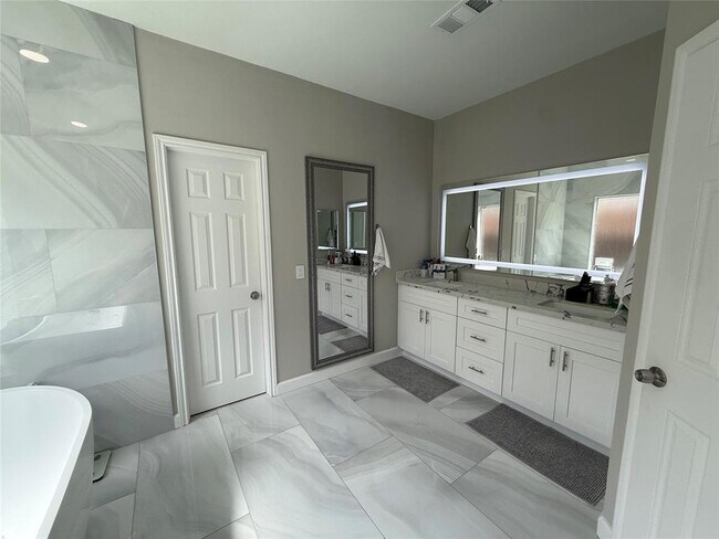 Building Photo - 22430 Tullis Trail Ct