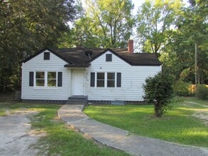 Building Photo - Near Crosswell Elementary