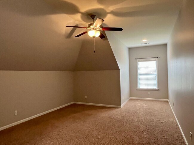 Building Photo - Deer Creek - 4BR/ 2 story/ 2500+SQFT