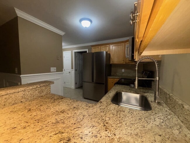 Building Photo - 4 Deer St