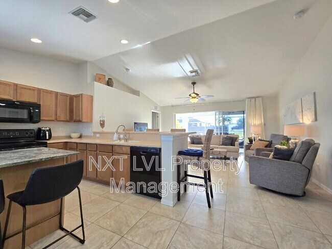 Building Photo - 1243 NW 22nd Ave