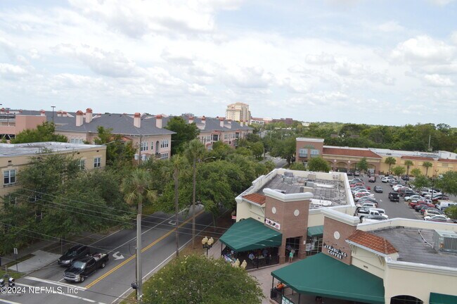 Building Photo - 1661 Riverside Ave