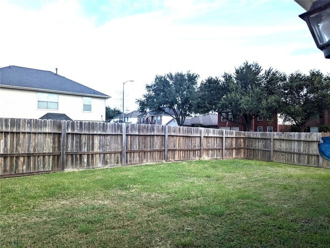 Building Photo - 9202 Aberdeen Lake Dr