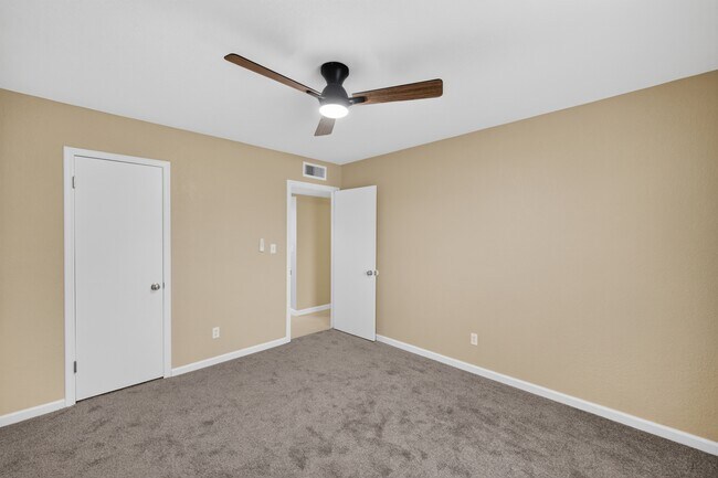 Building Photo - 11301 Gene Sarazen Dr