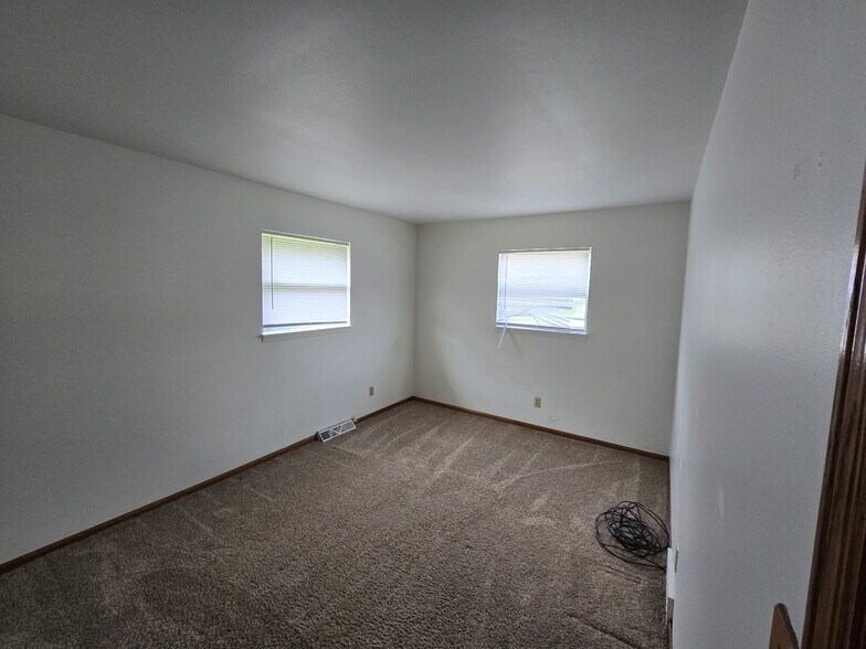Bedroom 3 - S69W15010 Cornell Cir