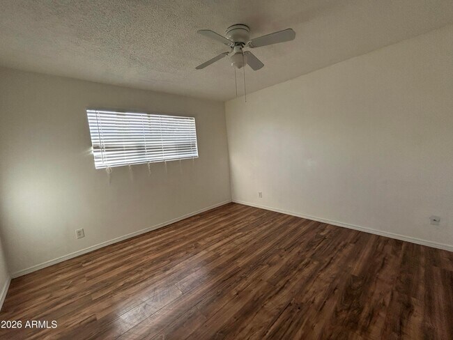 Building Photo - 2446 E Blanche Dr