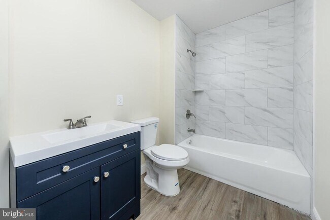 Building Photo - 311 Pine St