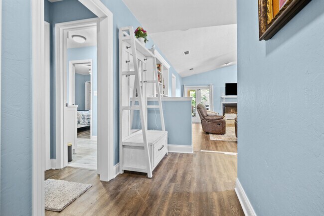 Building Photo - 5922 NW 57th Way