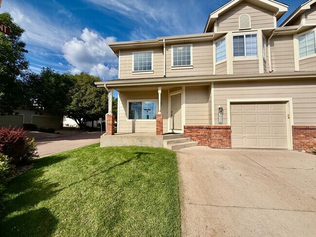 Primary Photo - Beautiful 2 Bedroom Townhome- Minutes from...