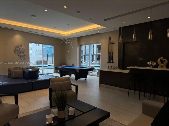 Building Photo - 1010 SW 2nd Ave