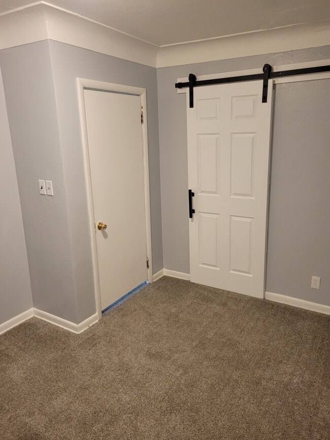 Building Photo - 1860 S Shore Blvd