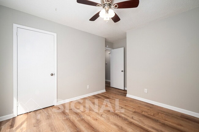 Building Photo - 3037 Apple Valley Ln