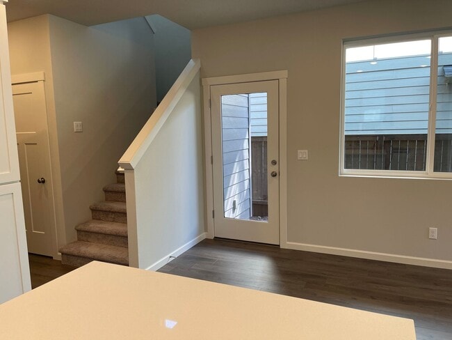 Building Photo - Stylish & Comfortable Living with Fireplac...