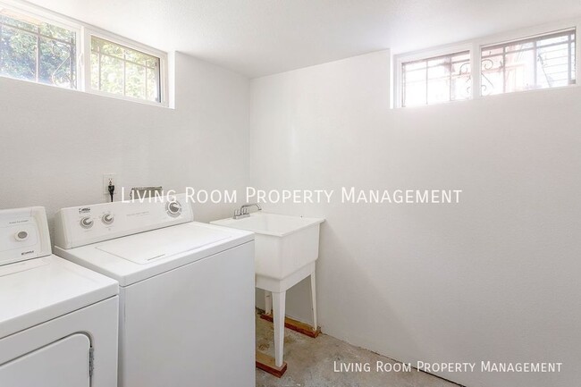 Building Photo - Cute Close-In Bungalow in Eliot Neighborhood