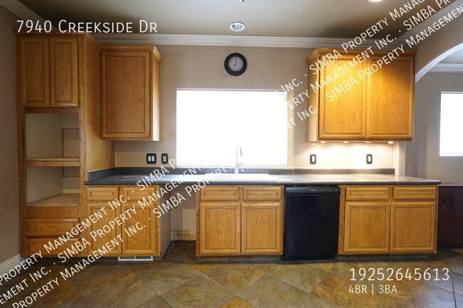 Building Photo - 7940 Creekside Dr