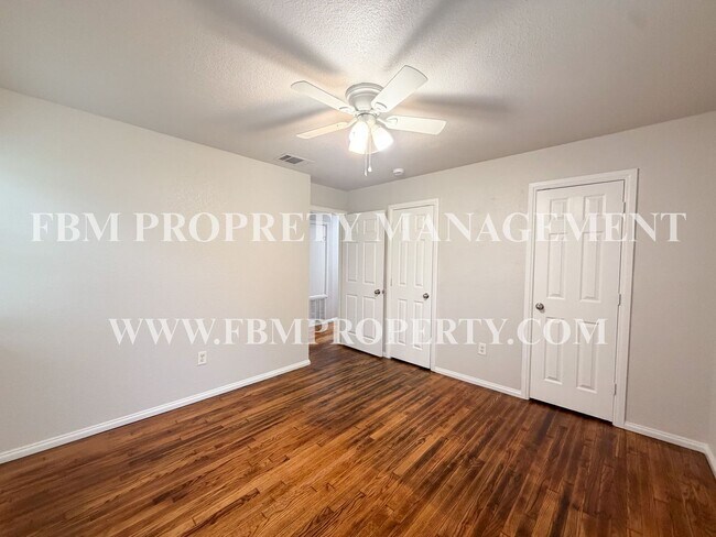 Building Photo - 108 Sunset Cir