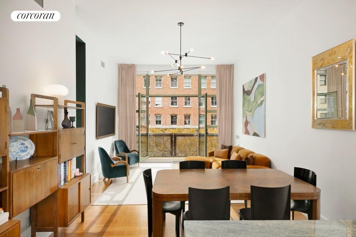 Building Photo - 48 Laight St