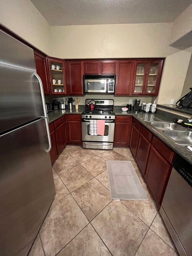 Kitchen - 10233 King Henry Ave