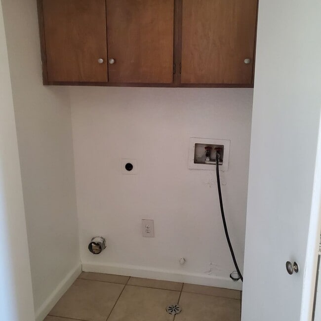 Building Photo - 917 Panama Dr