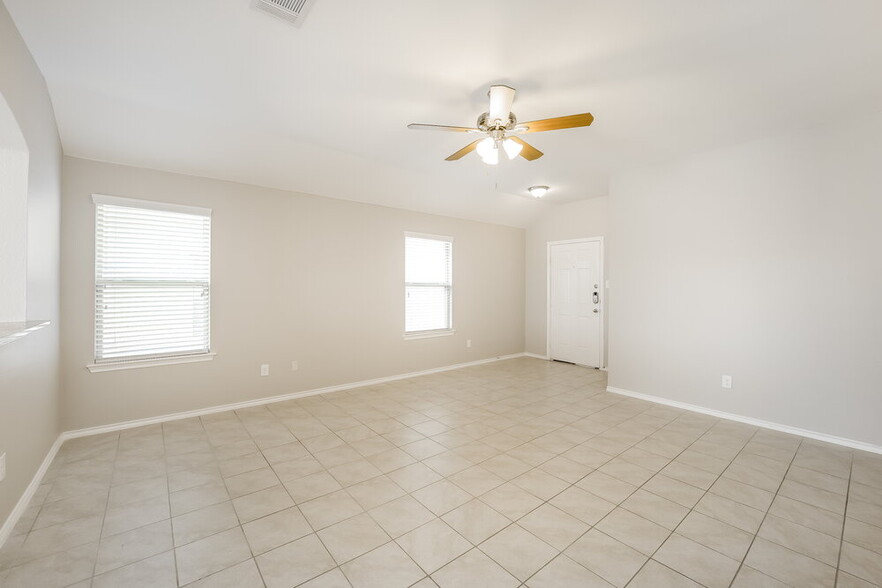 Building Photo - 1108 Mercury Dr