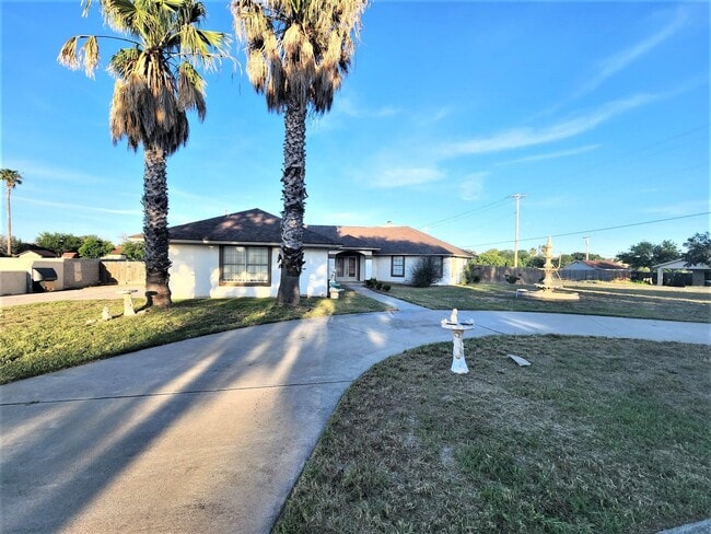Primary Photo - 301 Quail Creek Dr