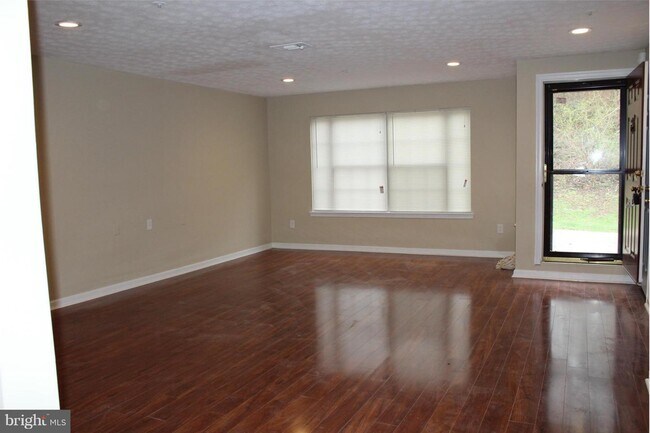 Building Photo - 4832 Brookstone Terrace