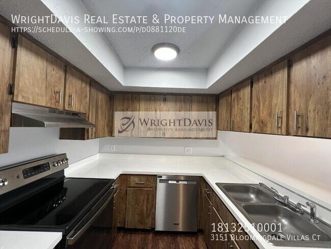Building Photo - 3151 Bloomingdale Villas Ct