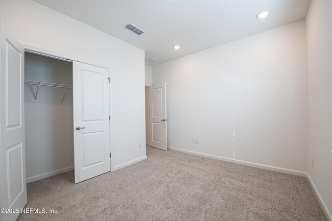 Building Photo - 259 Brandon Lks Dr