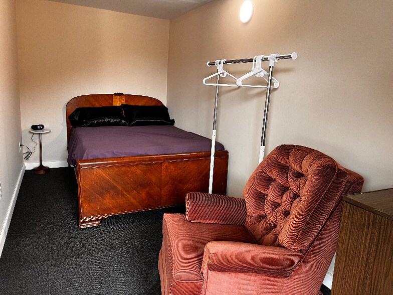 Building Photo - 2267 Grover Rd