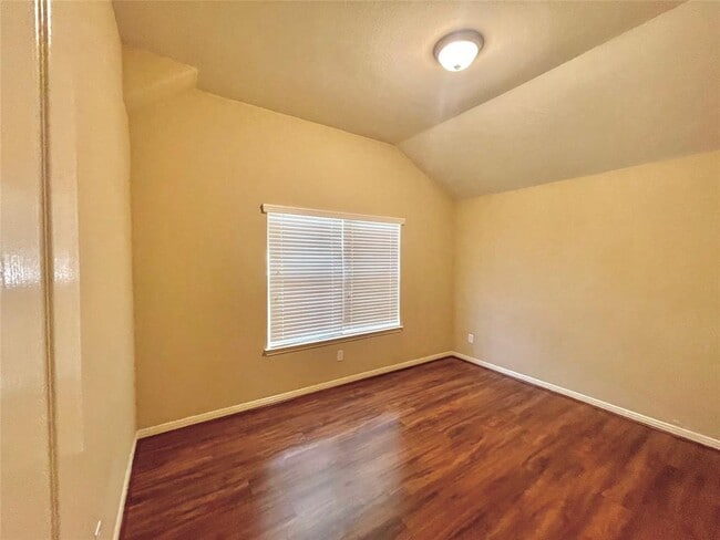 Building Photo - 10006 Western Pine Trail