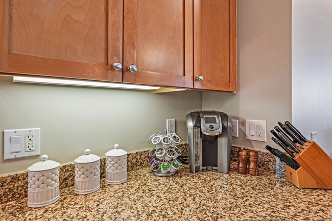 Building Photo - 3-bedroom, 2.5-bath unit | Kai Malu