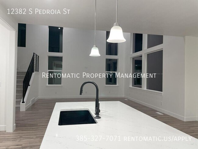 Building Photo - 12382 Pedroia St