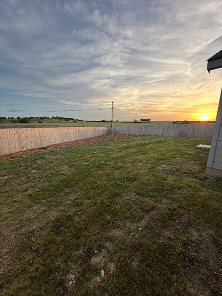 Building Photo - 1713 Knoll Rdg