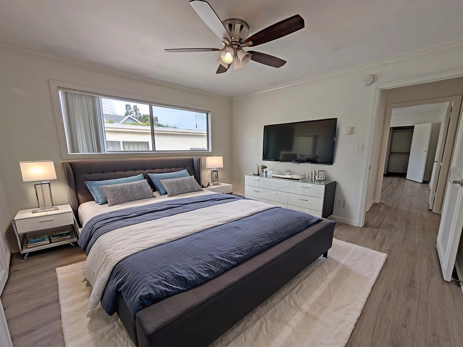 Building Photo - 1335 S Carmelina Ave