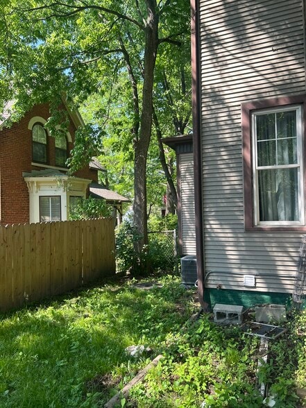 Building Photo - 1311 Richards St