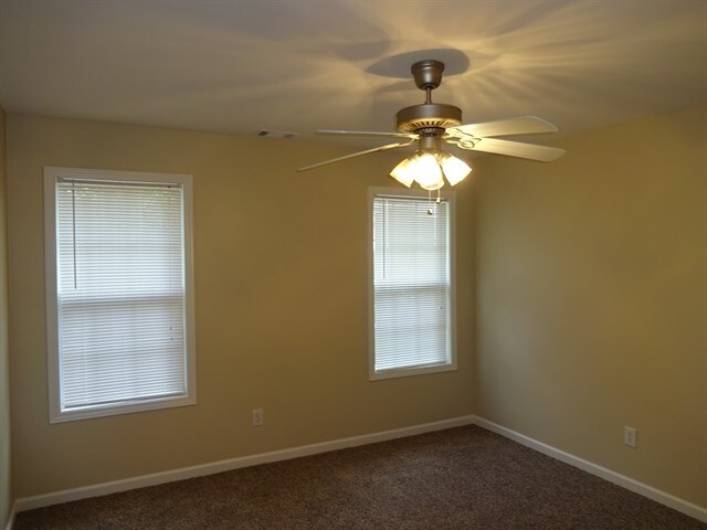 Building Photo - 3222 Thornecreek Dr