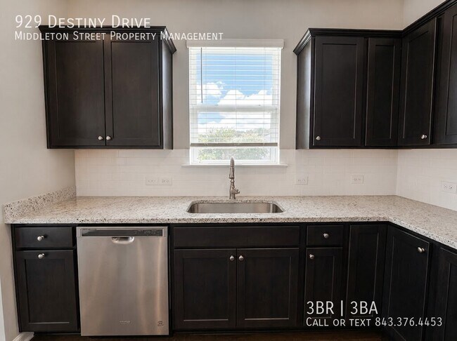 Building Photo - 929 Destiny Dr