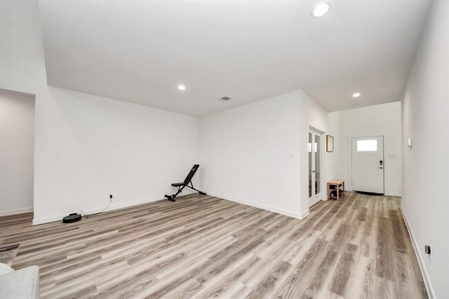 Building Photo - 31515 Avebury Lake Ln