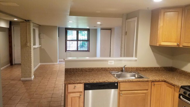 Building Photo - 1629 Newton St NW