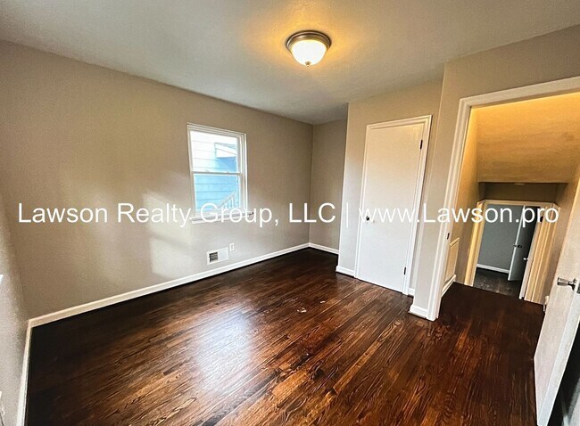 Building Photo - Two Bedroom Home in City of Salem