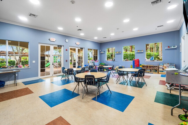 Building Photo - 550 Tomahawk Ct