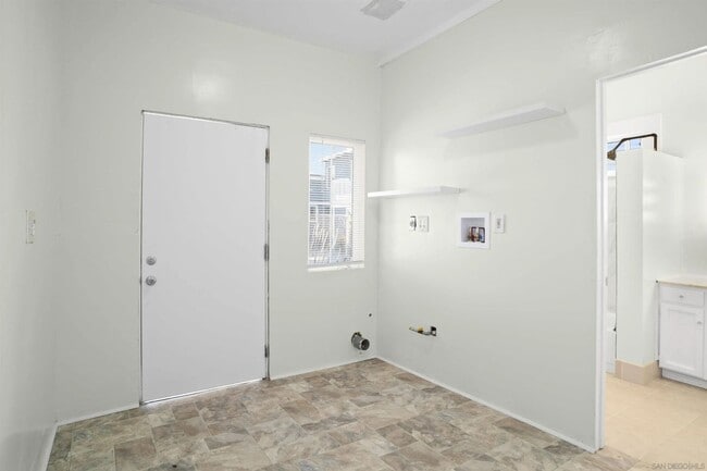 Building Photo - Charming 2 bedroom, 2 bathroom home in the heart of Logan Heights