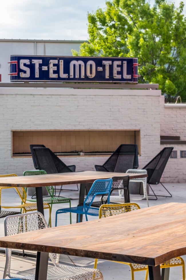 Building Photo - South Austin 2BR Condo with Balcony & Luxury Amenities