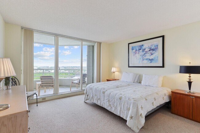 Building Photo - 4201 N Ocean Blvd