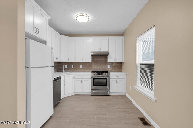 Building Photo - 87 Richmond Ct S