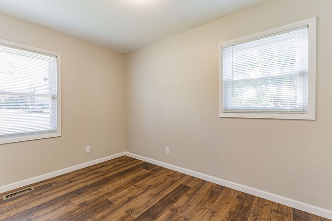 Bedroom 2 - 1409 N Goodwin Ave
