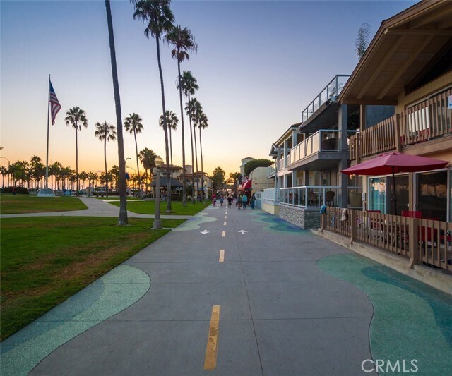 Building Photo - 122 46th St