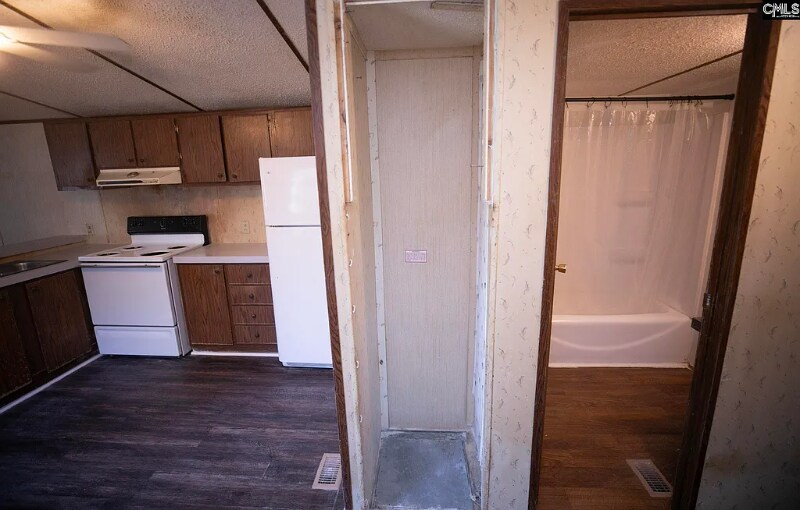 Building Photo - 2152 Congaree Rd